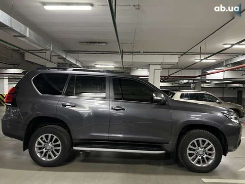 Toyota Land Cruiser Prado 2018 - фото 12