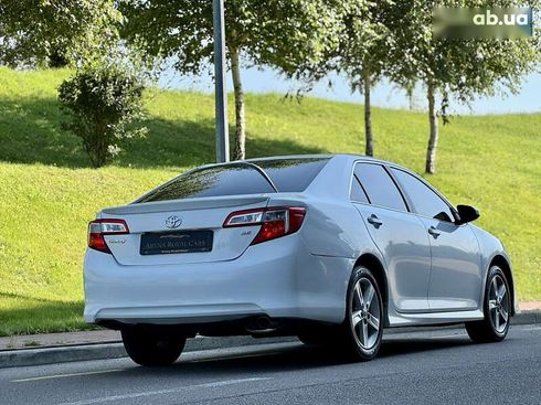 Toyota Camry 2014 - фото 12