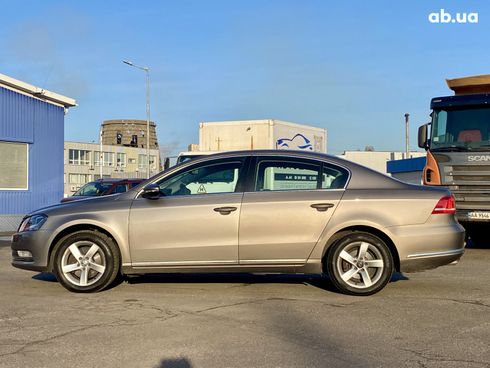 Volkswagen Passat 2011 коричневый - фото 6