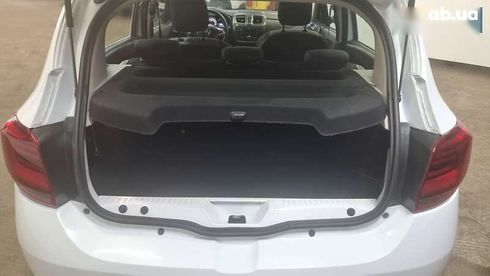 Renault Sandero 2021 - фото 11