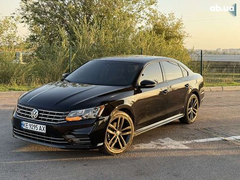 Volkswagen Passat 2018 - фото 12