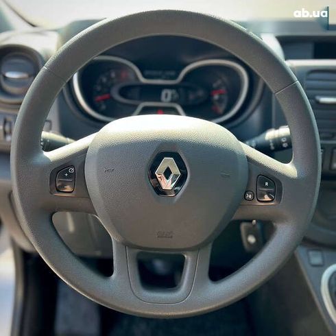 Renault Trafic 2021 - фото 21