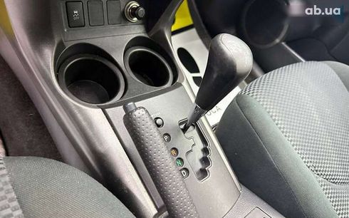 Toyota RAV4 2011 - фото 13