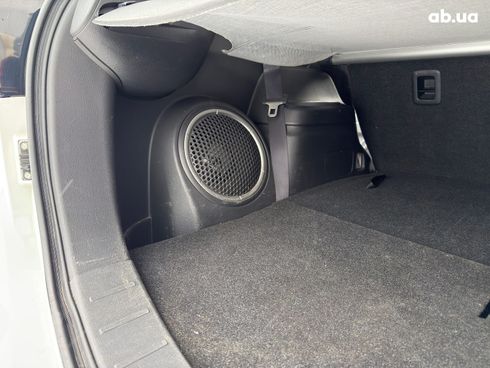 Mitsubishi Outlander 2016 белый - фото 35