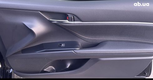 Toyota Camry 2018 черный - фото 6