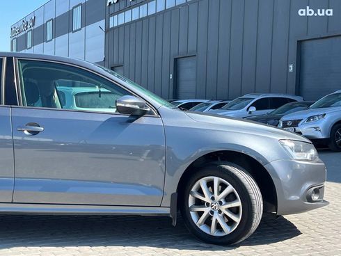 Volkswagen Jetta 2013 серый - фото 10