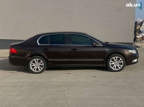 Skoda Superb 2012 - фото 7
