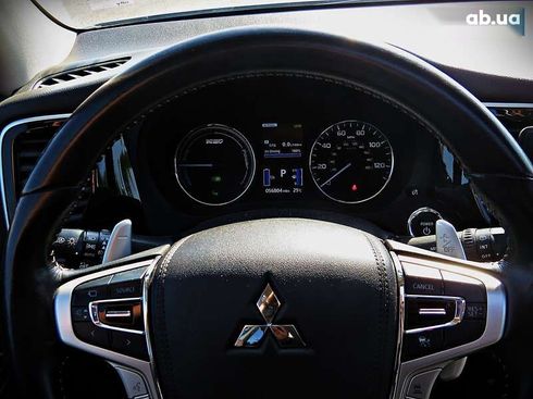 Mitsubishi Outlander 2017 - фото 13