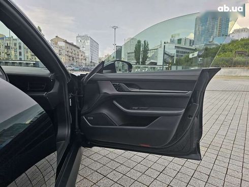 Porsche Taycan 2021 - фото 17