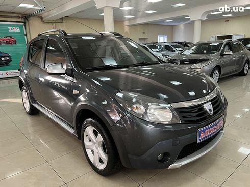 Dacia Sandero Stepway 2010 серый - фото 15