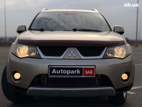 Mitsubishi Outlander XL 2008 бежевый - фото 2