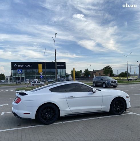 Ford Mustang 2017 белый - фото 5