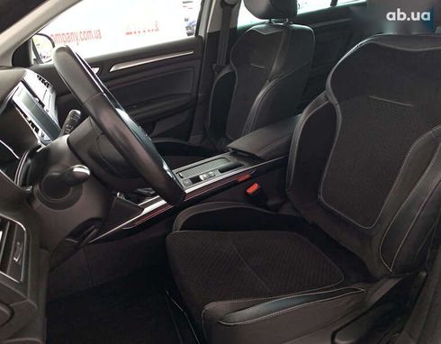 Renault Megane 2019 - фото 13