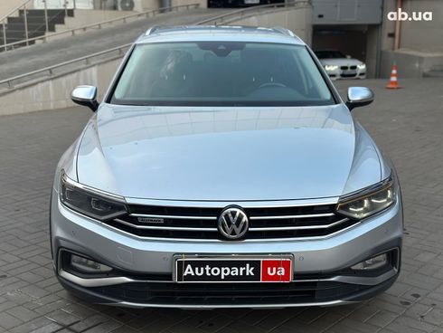 Volkswagen passat alltrack 2019 серый - фото 3