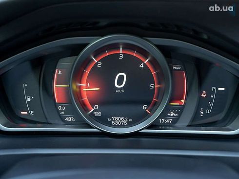 Volvo V40 2017 - фото 17
