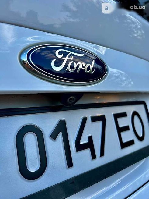 Ford Escape 2016 - фото 15