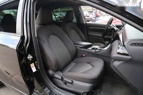 Toyota Camry 2019 - фото 12