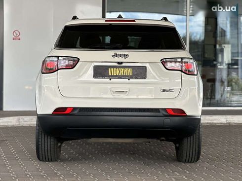 Jeep Compass 2020 - фото 15