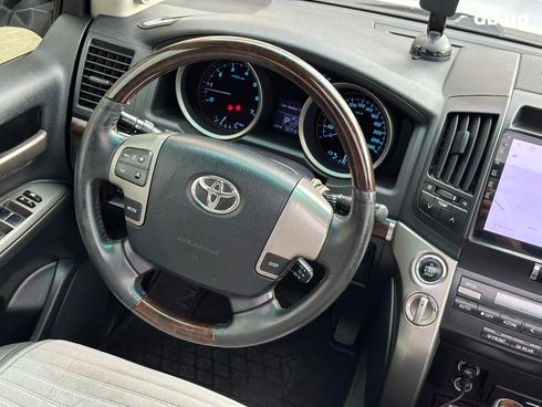 Toyota Land Cruiser 2008 серый - фото 79