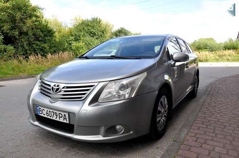 Toyota Avensis 2011 - фото 2