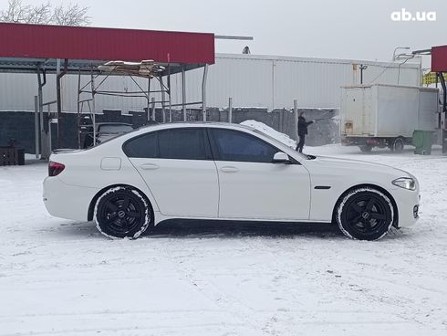 BMW 5 серия 2014 белый - фото 10