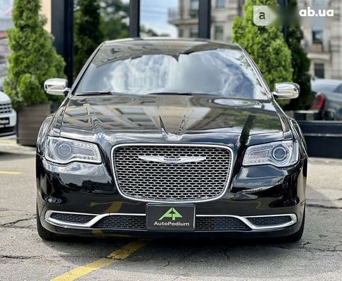 Chrysler 300C 2018 - фото 2