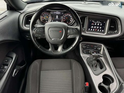 Dodge Challenger 2020 - фото 30