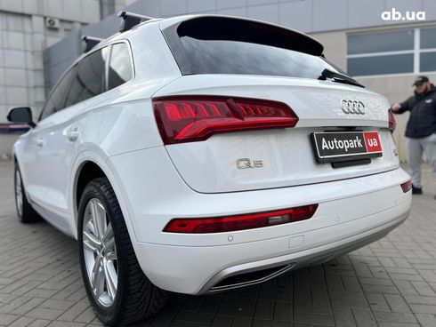Audi Q5 2018 белый - фото 12