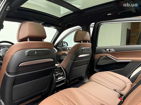 BMW X7 2023 - фото 30
