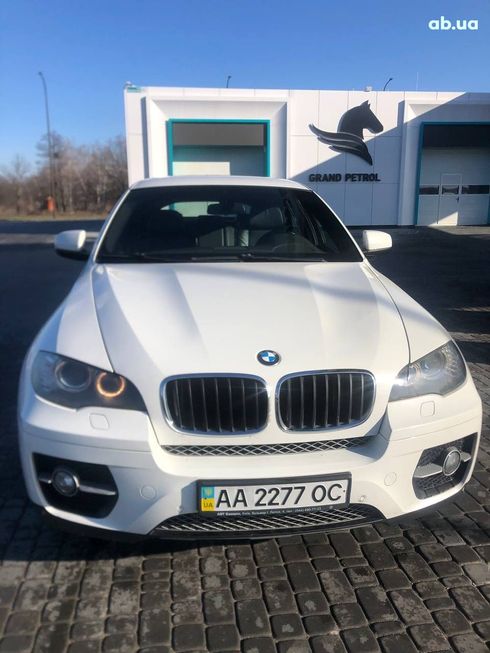 BMW 6 серия 2012 белый - фото 1