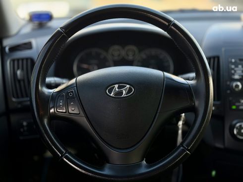 Hyundai i30 2011 белый - фото 10