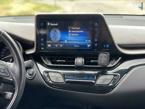 Toyota C-HR 2017 - фото 20