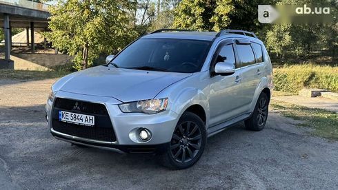 Mitsubishi Outlander 2011 - фото 3