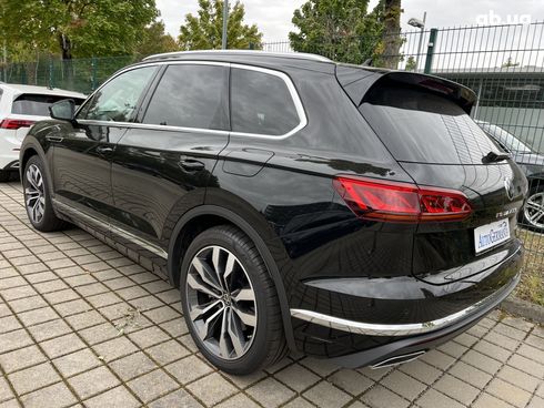 Volkswagen Touareg R 2023 - фото 32