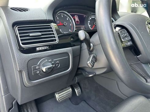 Volkswagen Touareg 2015 - фото 16