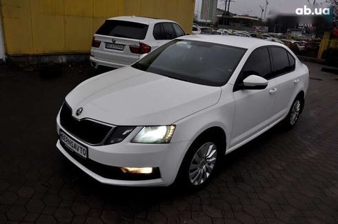 Skoda Octavia 2017 - фото 12