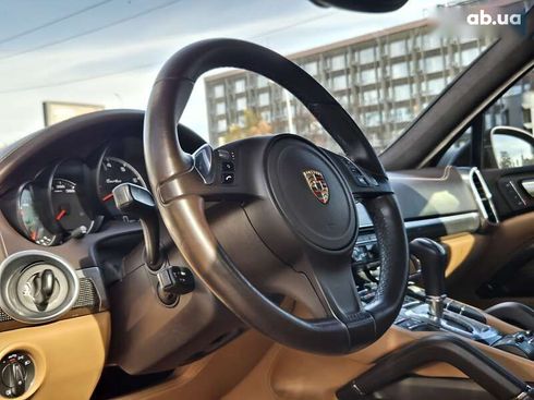 Porsche Cayenne 2010 - фото 29