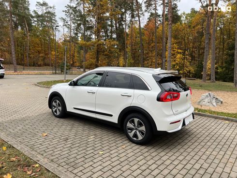 Kia Niro 2019 белый - фото 7