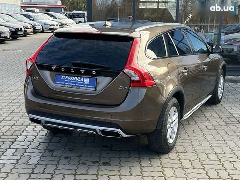 Volvo V60 Cross Country 2017 - фото 11