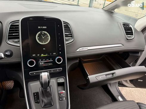 Renault Scenic 2017 - фото 26