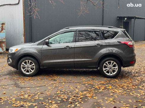 Ford Escape 2018 серый - фото 8