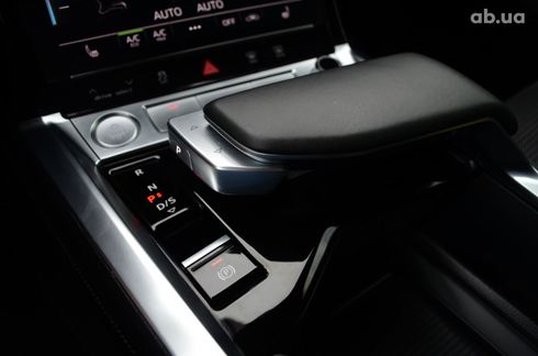 Audi E-Tron 2019 серый - фото 18