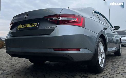 Skoda Superb 2018 - фото 10