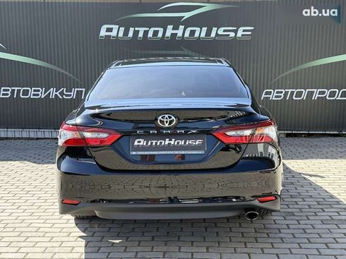 Toyota Camry 2021 - фото 22