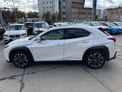 Lexus UX 2020 белый - фото 2