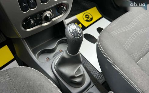 Dacia Sandero 2011 - фото 16