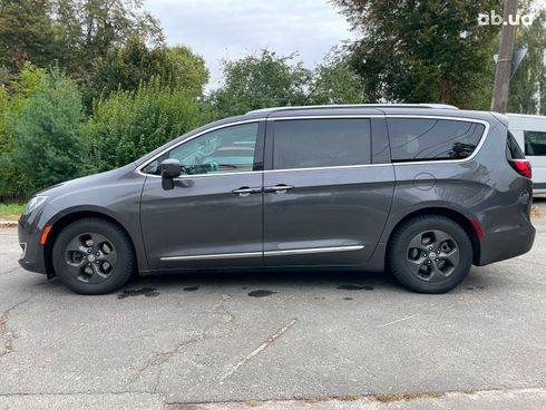 Chrysler Pacifica 2017 серый - фото 16