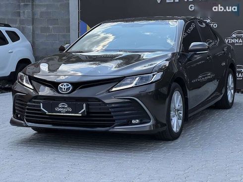 Toyota Camry 2021 - фото 5