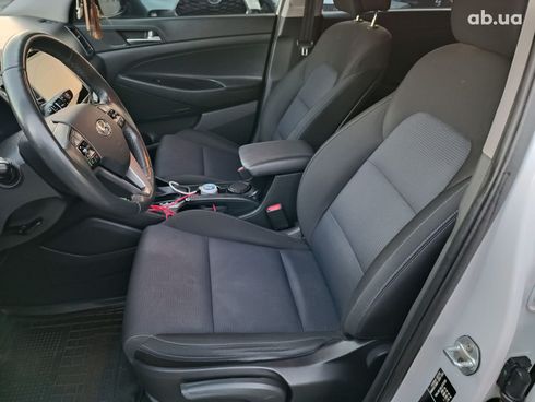 Hyundai Tucson 2017 белый - фото 19