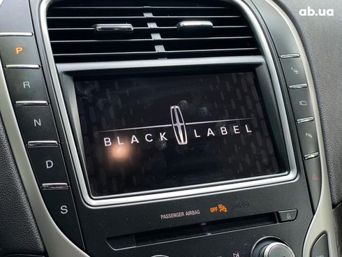Lincoln MKX 2018 коричневый - фото 25